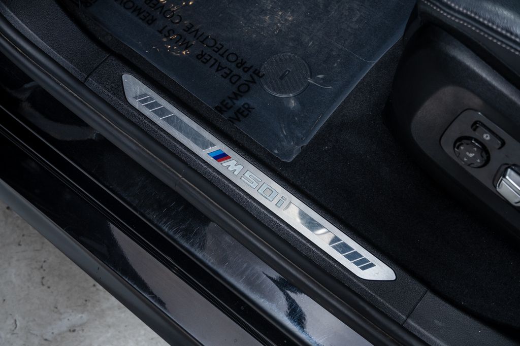 Used 2022 Black BMW M50i image 29