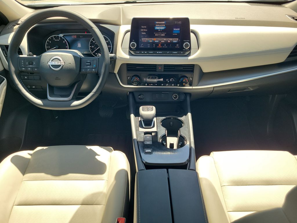 2026 Everest White Pearl Tricoat Nissan Rogue Dark Armor FWD SUV