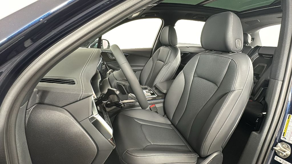 2025 Audi Q7  30