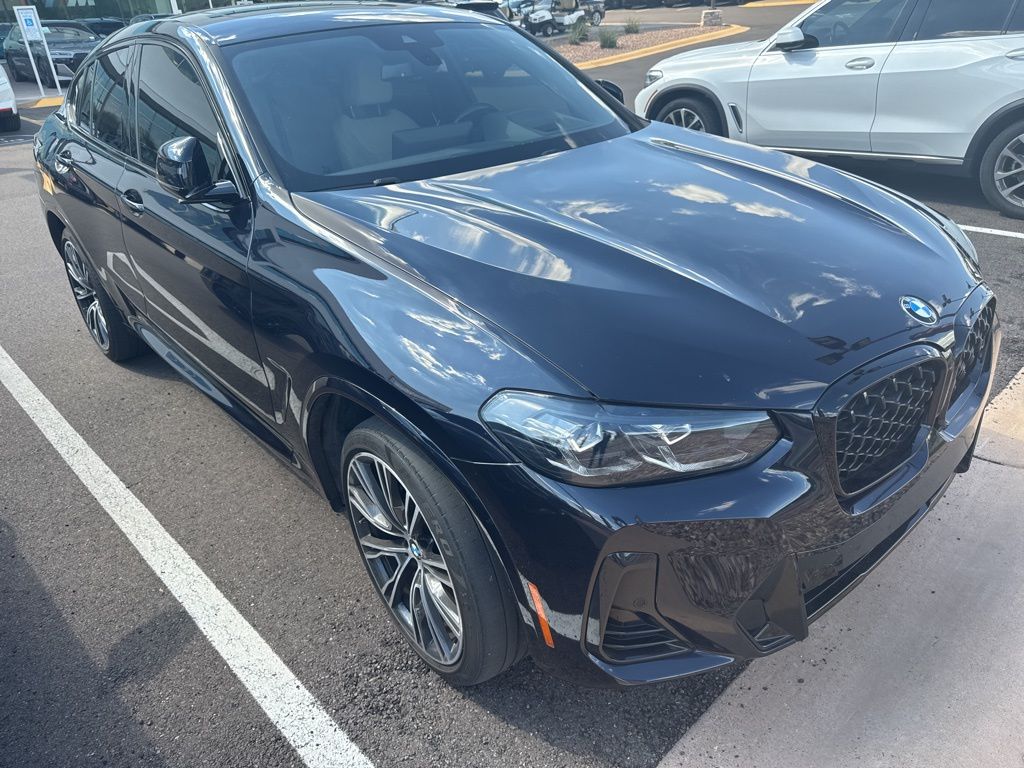 Thumbnail: 2023 BMW X4 - 2