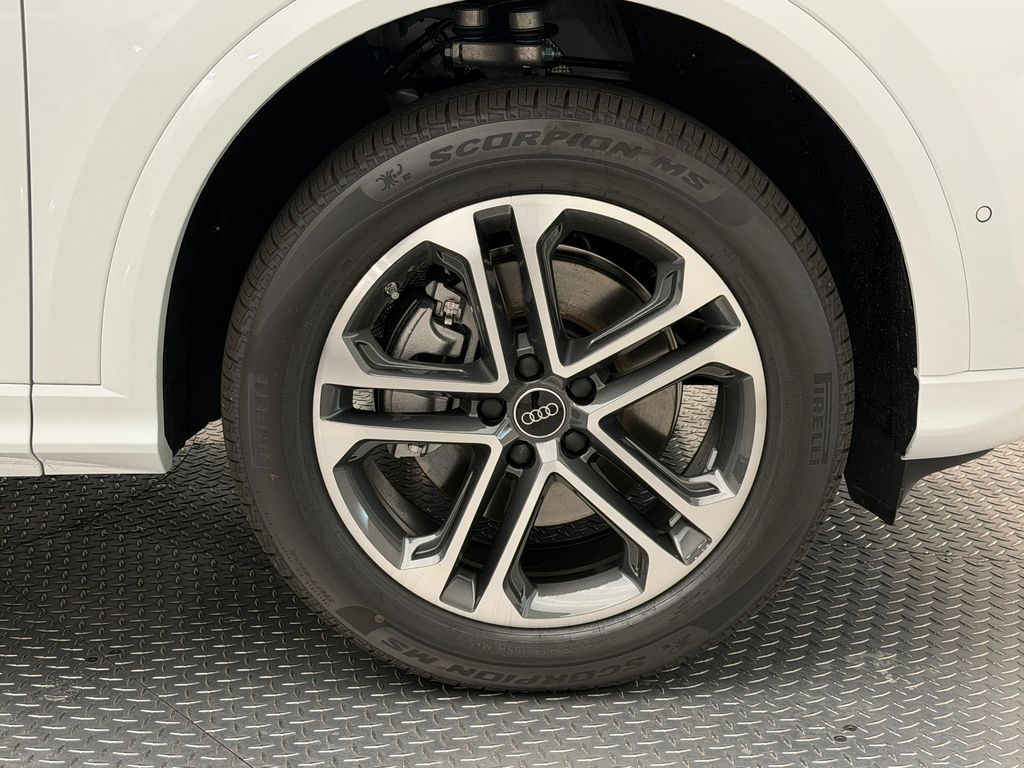Thumbnail: 2026 Audi Q5 - 12