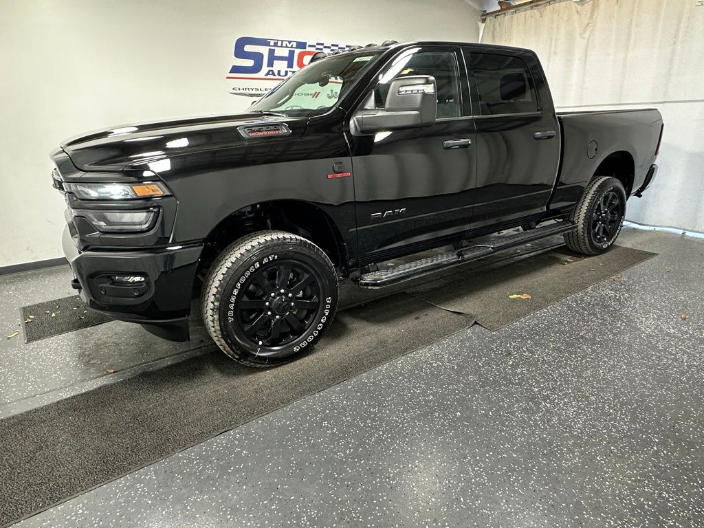 Diamond Black Crystal Pearlcoat 2025 RAM 2500 Pickup Truck Four-Wheel Drive 8-Speed Automatic