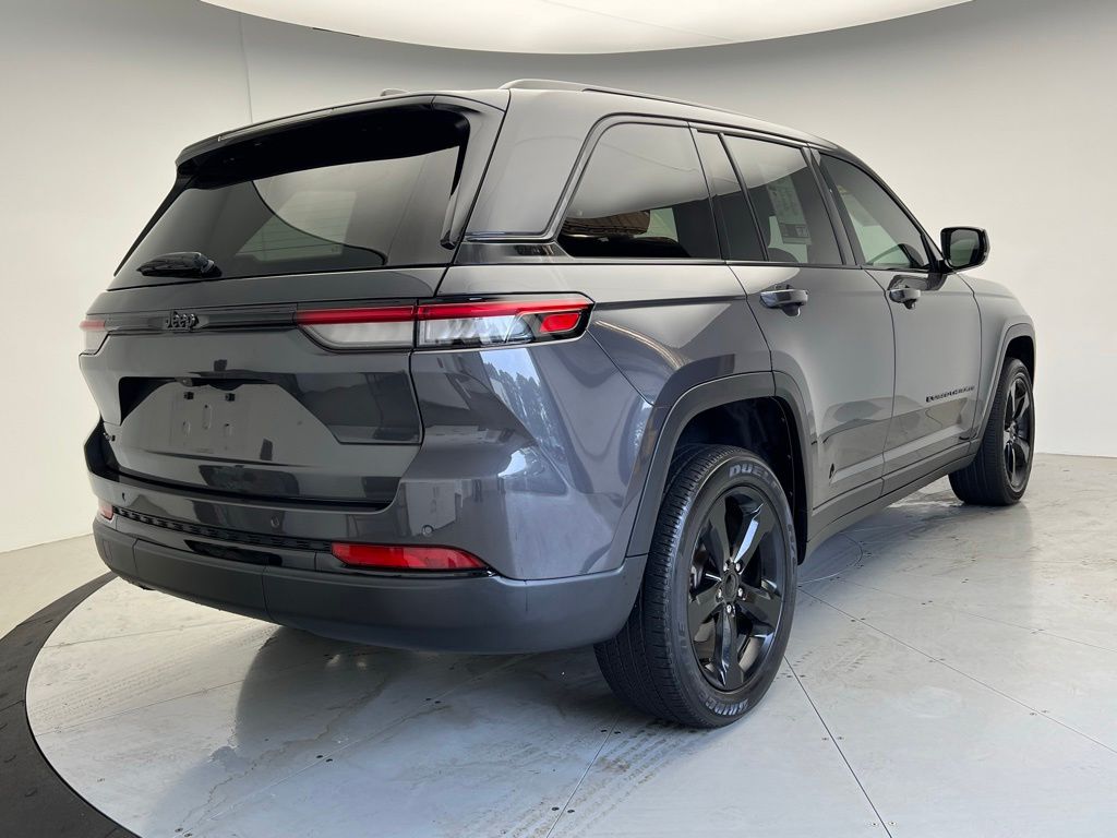 Thumbnail: 2024 Jeep Grand Cherokee - 3