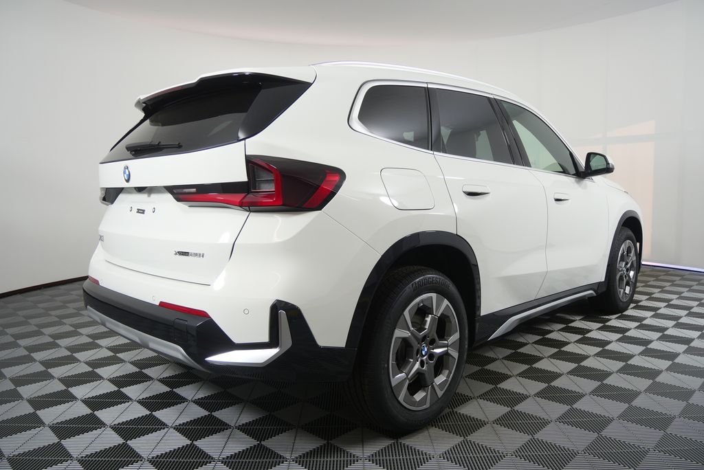 Thumbnail: 2026 BMW X1 - 3