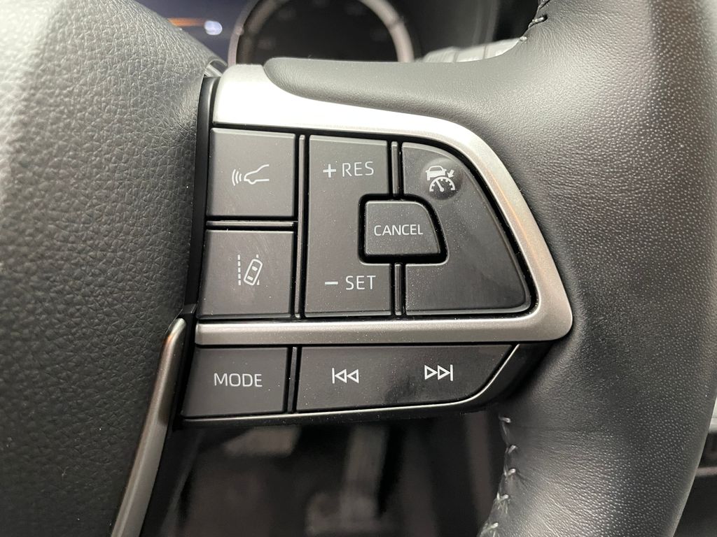 Thumbnail: 2025 Toyota Highlander - 23