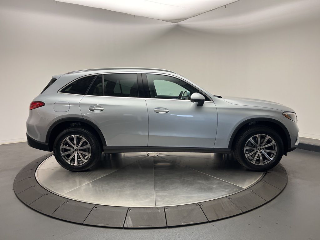 Thumbnail: 2026 Mercedes-Benz GLC - 8