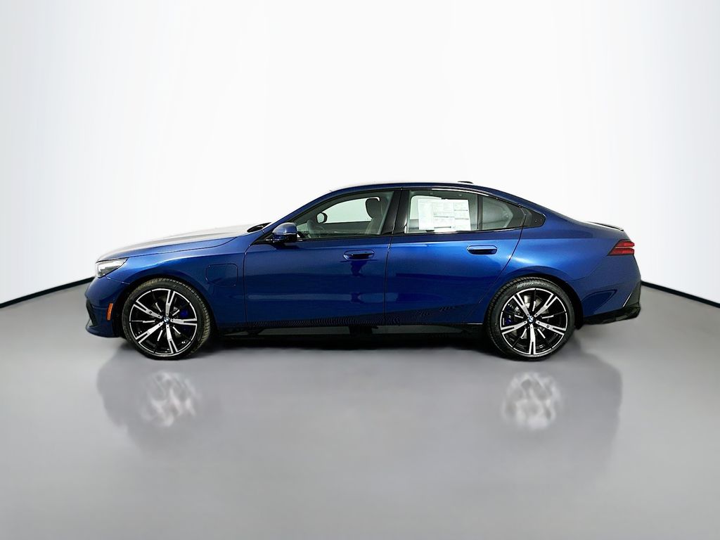 Thumbnail: 2026 BMW 5 Series - 8