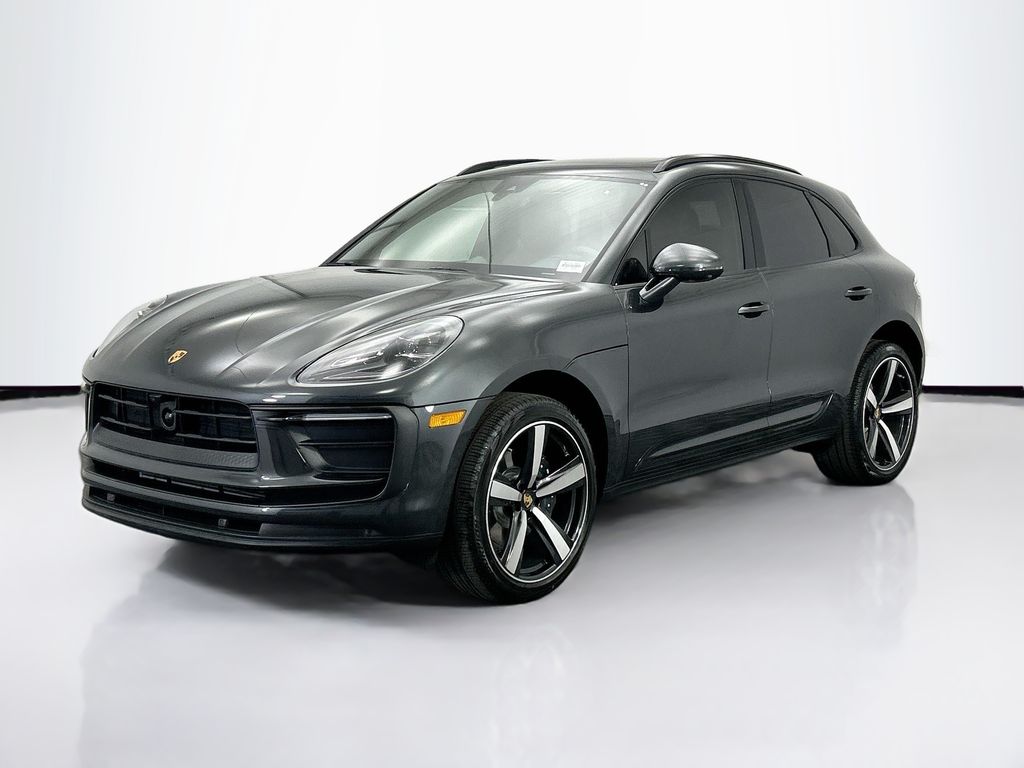 Thumbnail: 2026 Porsche Macan - 1