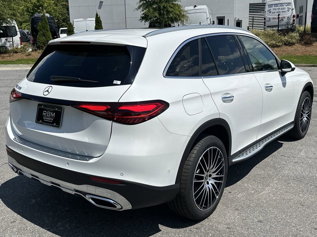 2024 Mercedes-Benz GLC GLC 300 8