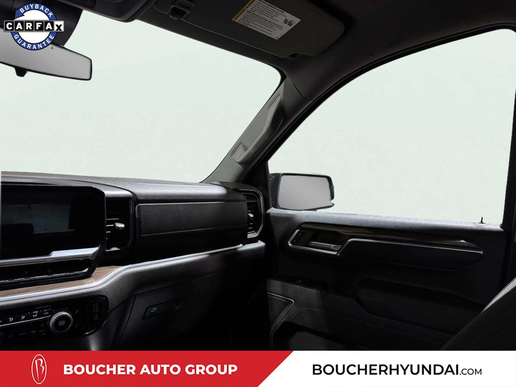 Used 2022 Black Chevrolet RST image 11