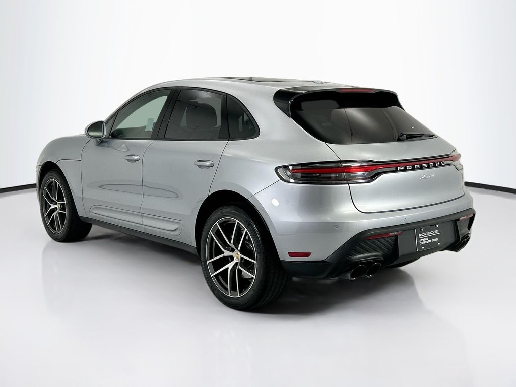 Thumbnail: 2025 Porsche Macan - 3