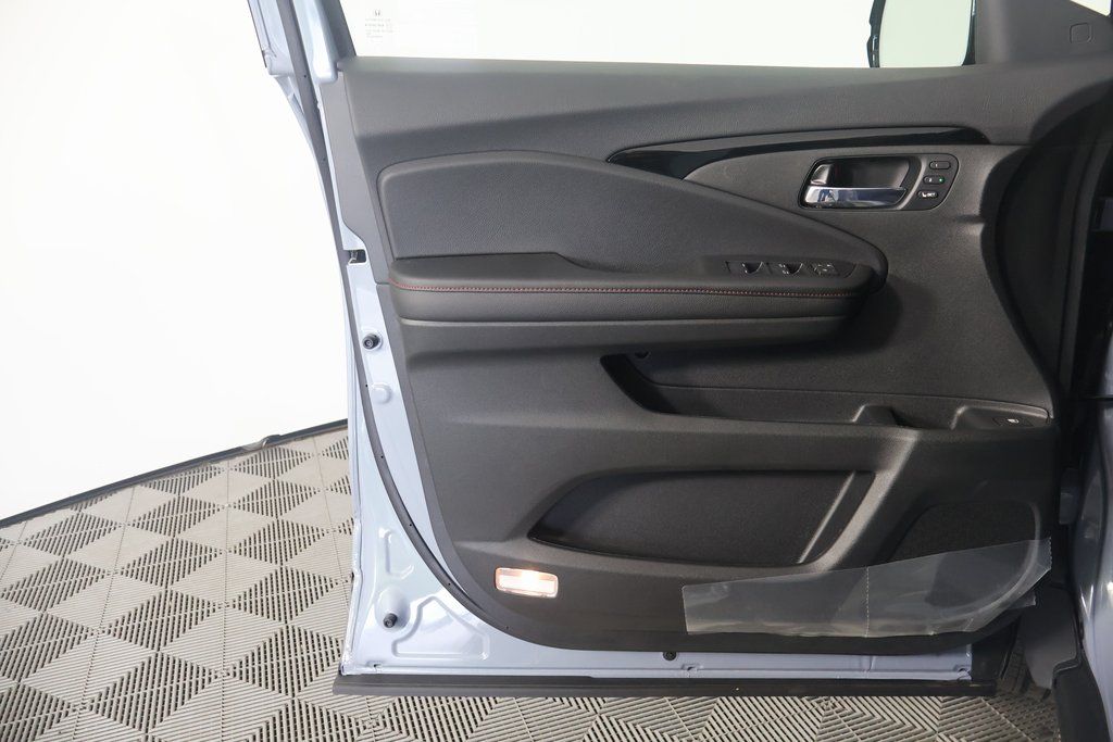 2025 Honda Ridgeline Black Edition 7