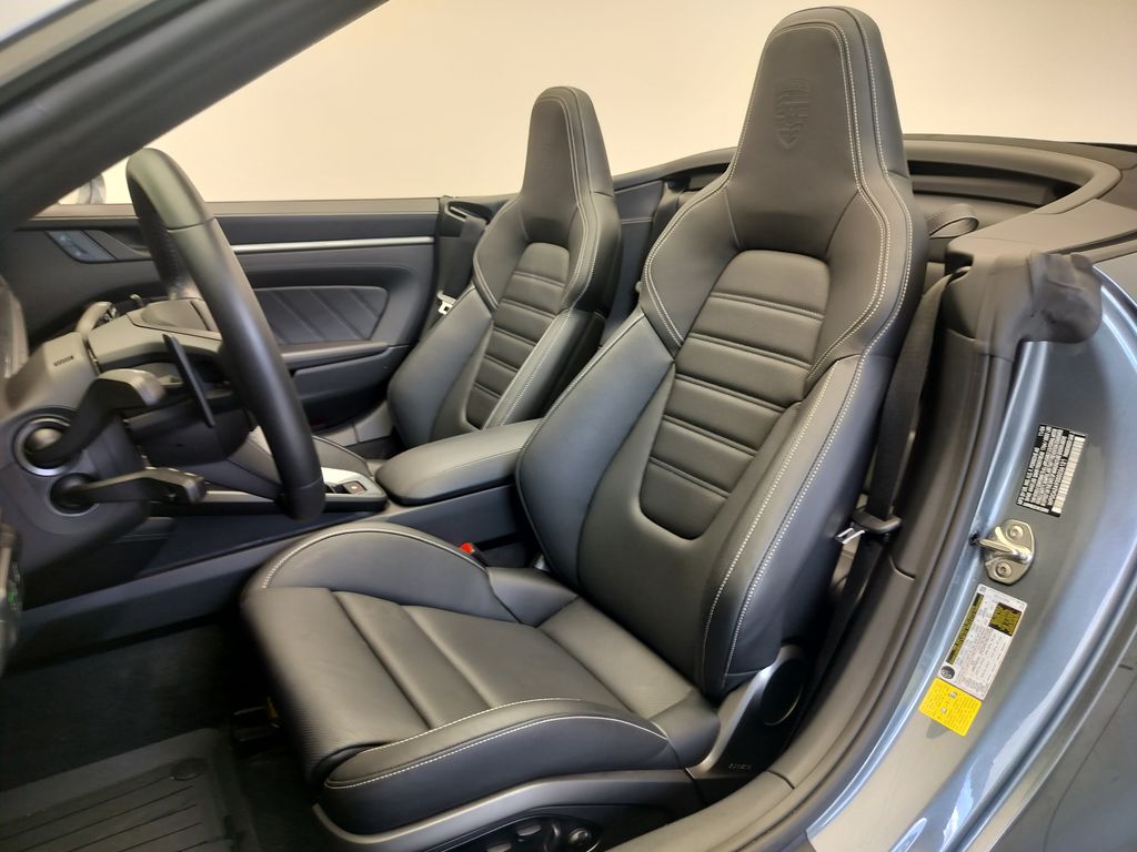 Thumbnail: 2025 Porsche 911 - 5