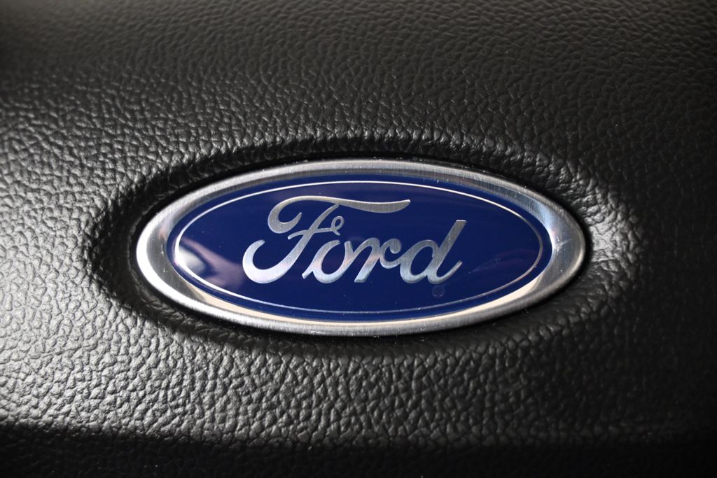 Used 2020 Black Ford SEL image 37