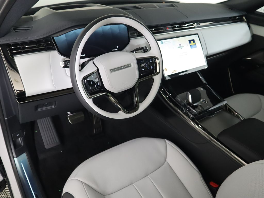Thumbnail: 2025 Land Rover Range Rover Sport - 10