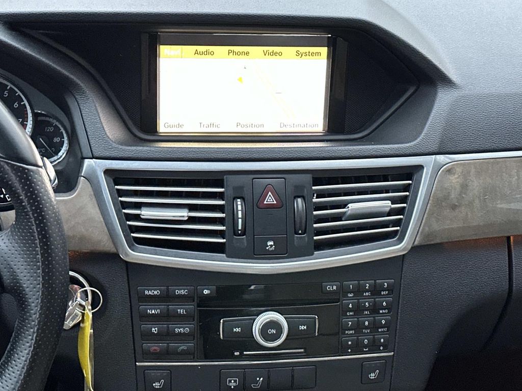 Thumbnail: 2010 Mercedes-Benz E-Class - 29