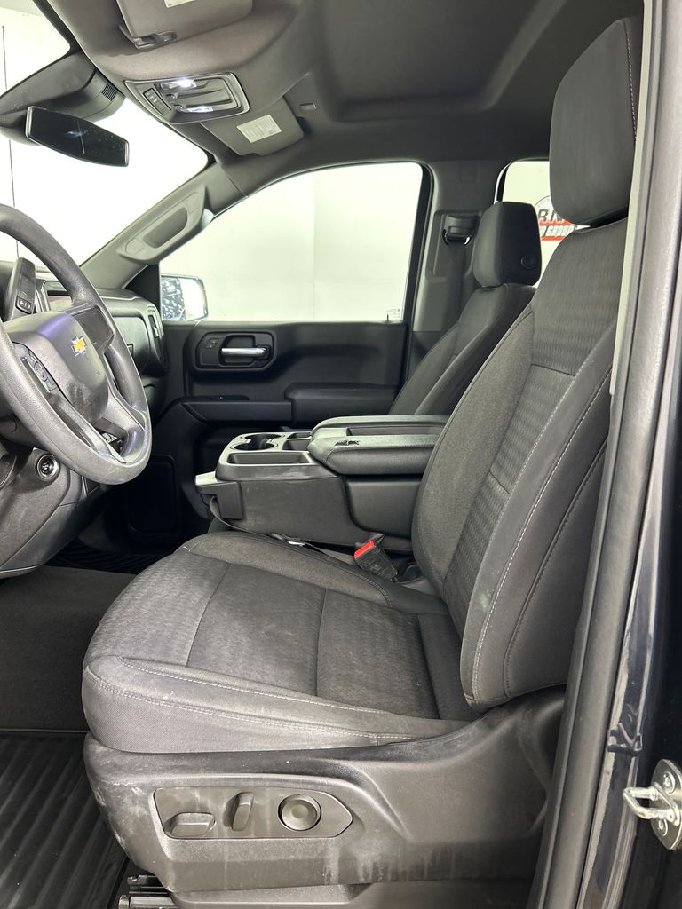 Used 2022 Gray Chevrolet Custom image 13