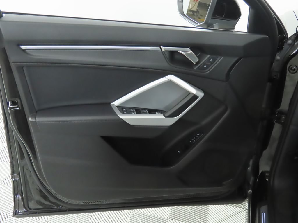 Thumbnail: 2023 Audi Q3 - 30