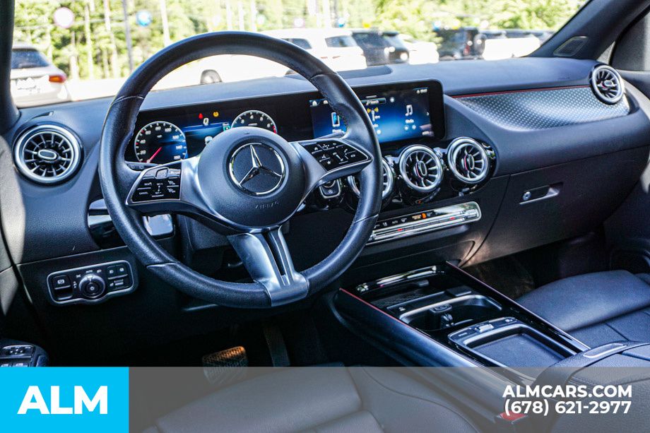 Used 2025 Black Mercedes-Benz GLA 250 image 27