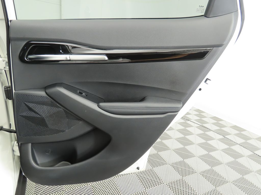 Thumbnail: 2024 Kia Seltos - 28