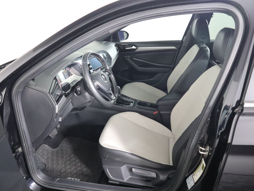 Thumbnail: 2019 Volkswagen Jetta - 19