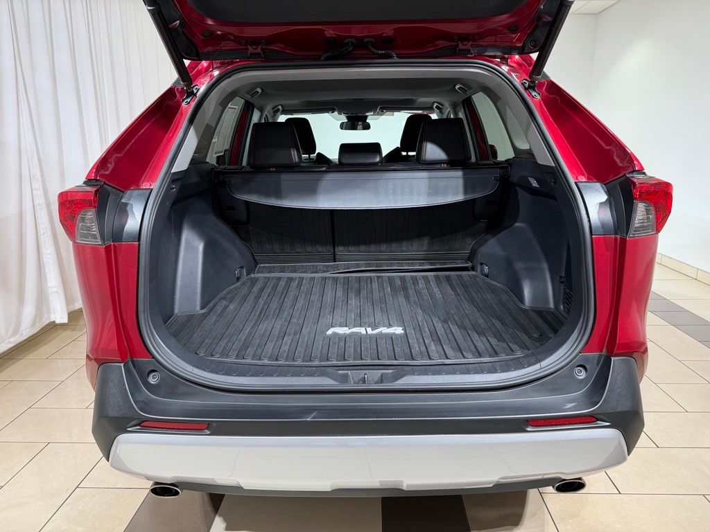 Thumbnail: 2019 Toyota RAV4 - 11