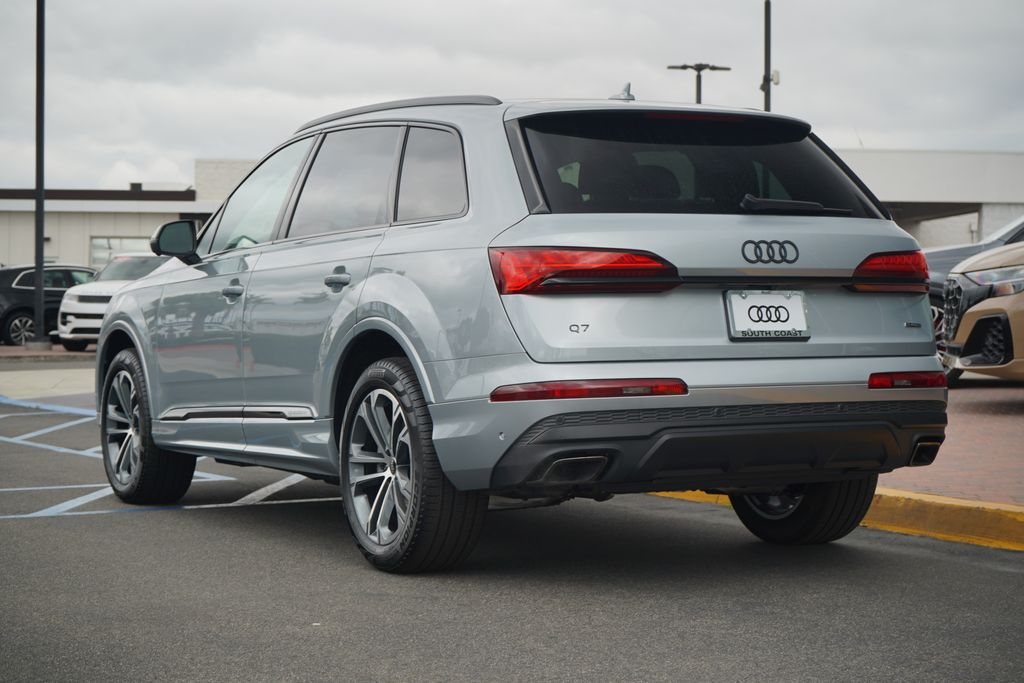 2025 Audi Q7  3