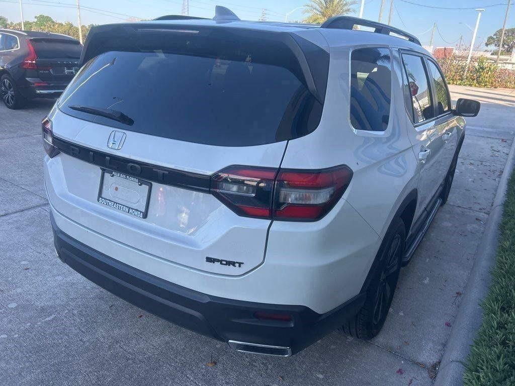 View vehicle photo 7