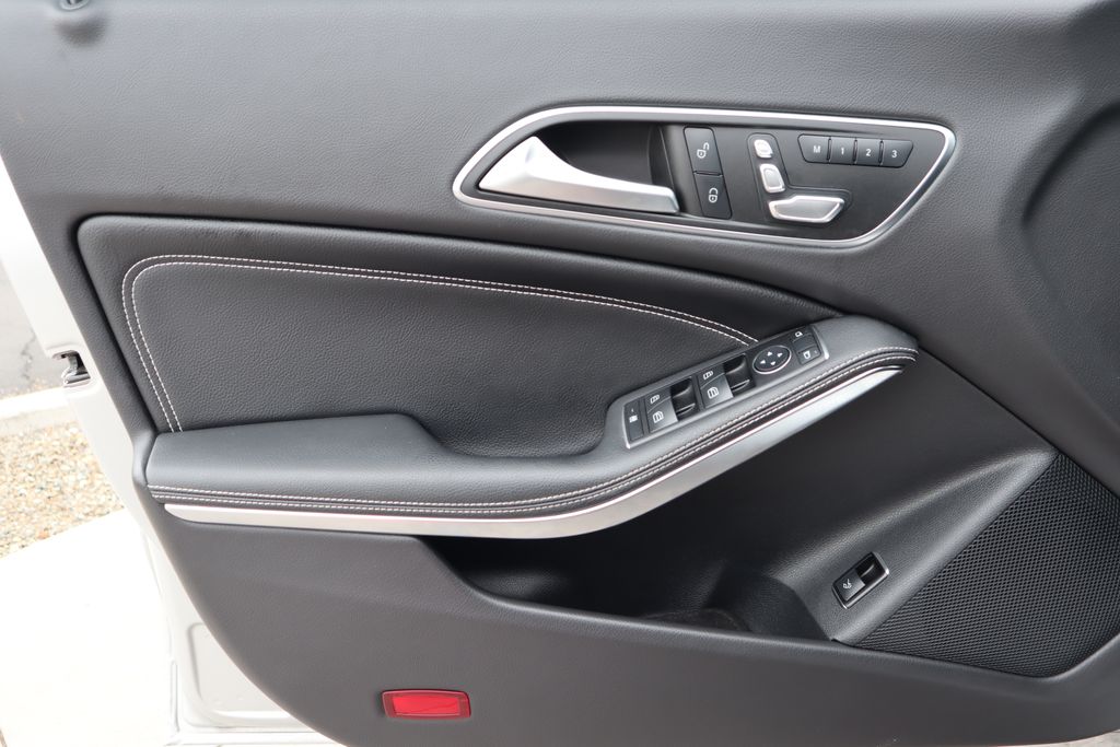 Thumbnail: 2017 Mercedes-Benz CLA - 23