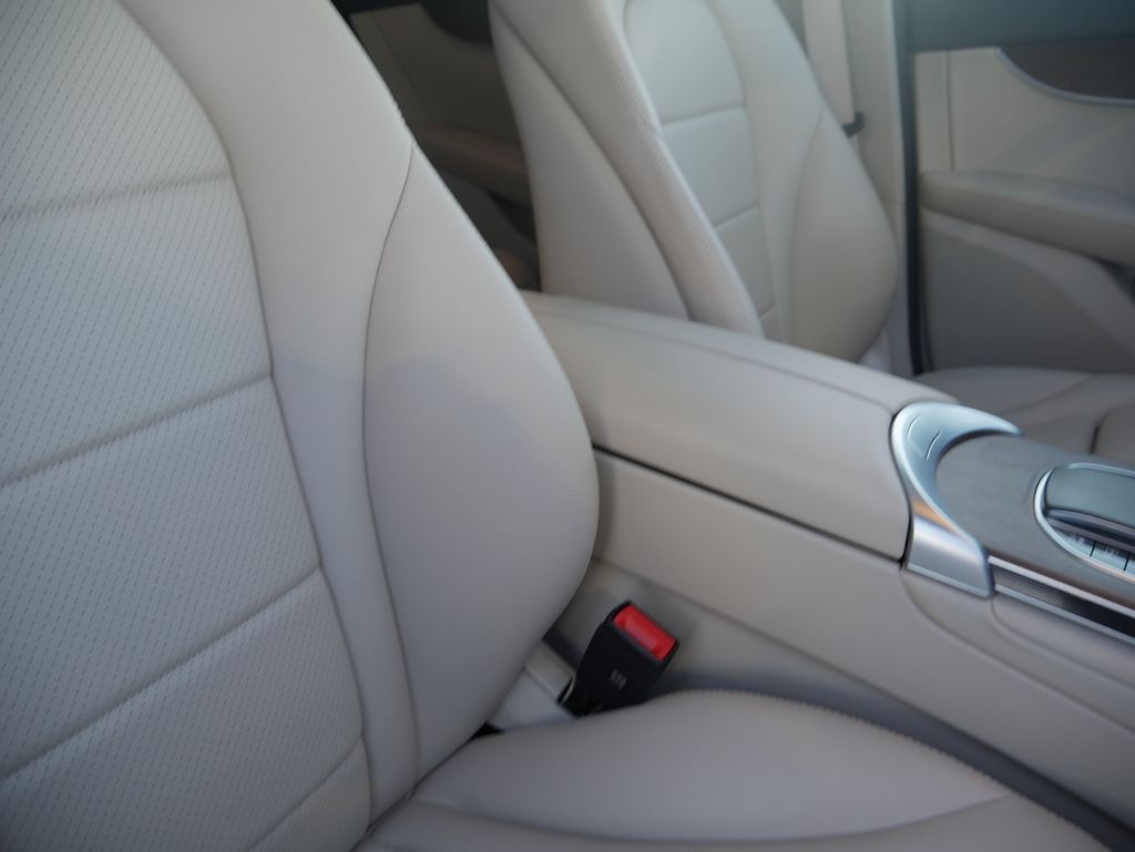 Thumbnail: 2023 Mercedes-Benz GLC - 29