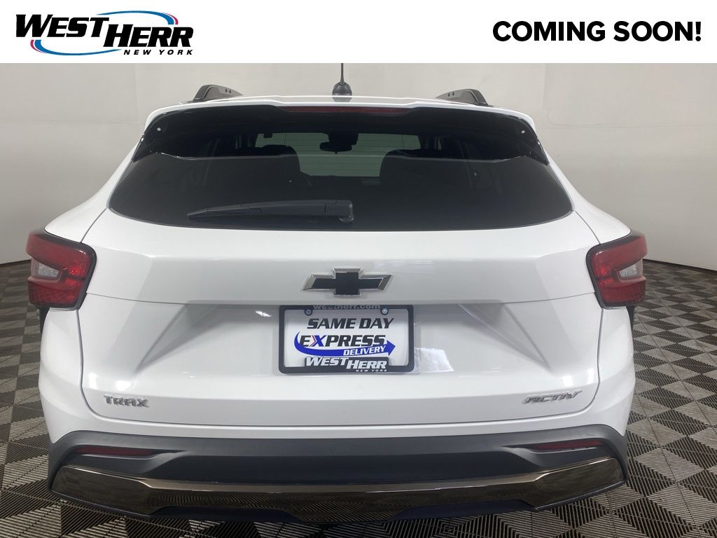 Used 2024 White Chevrolet ACTIV image 17