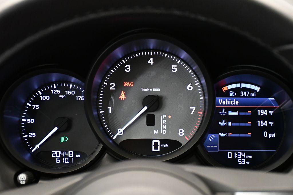 Thumbnail: 2023 Porsche Macan - 28