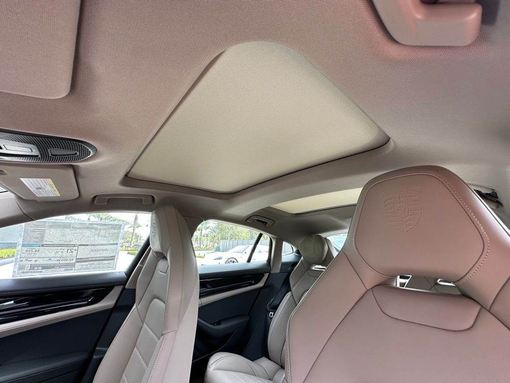 Thumbnail: 2026 Porsche Panamera - 25