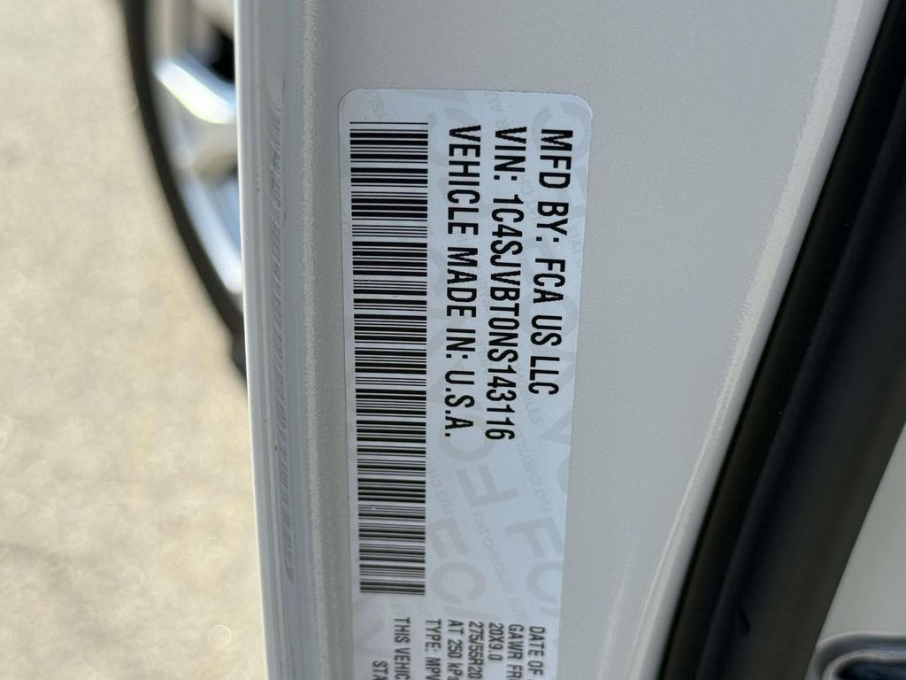 Used 2022 White Jeep Series II image 32