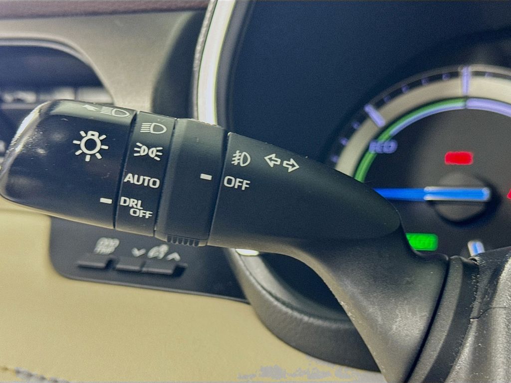 Used Car 2022 Toyota Highlander Hybrid  Limited For Sale Under $40,000 In Austin, Texas