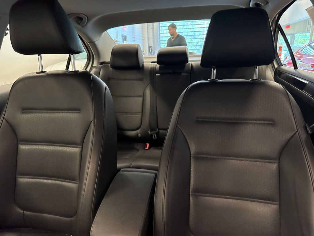 2017 Volkswagen Jetta 1.8T SEL photo 17