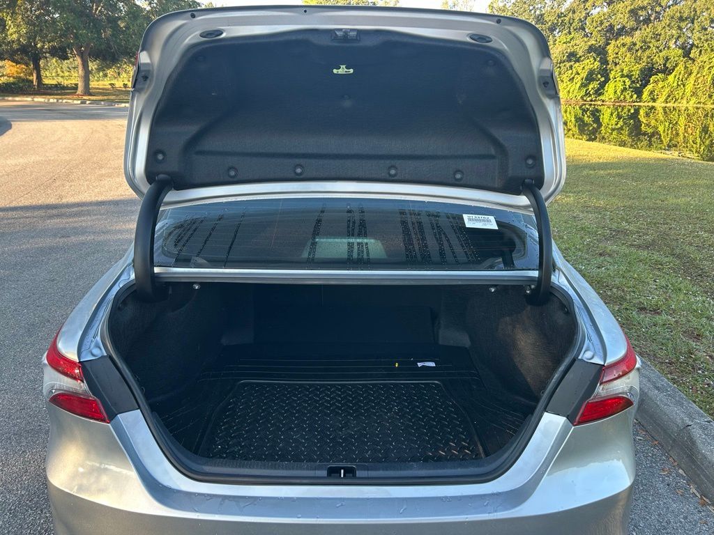 Thumbnail: 2023 Toyota Camry - 10