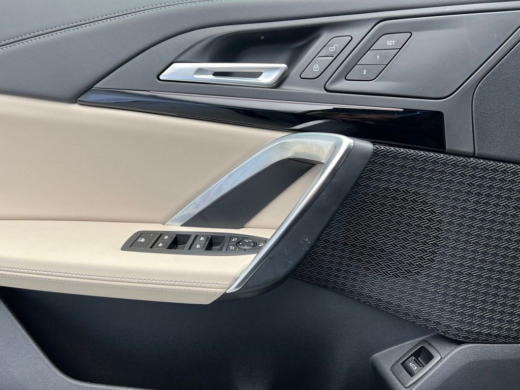 Thumbnail: 2025 BMW X1 - 20