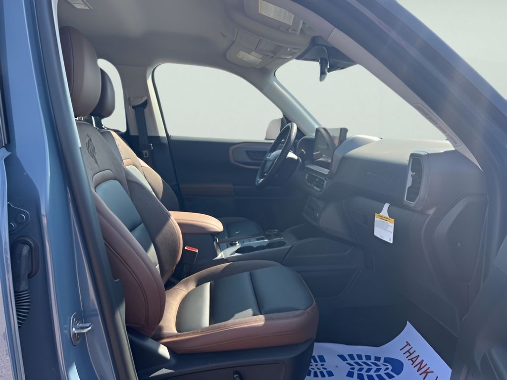 2025 Ford Bronco Sport Outer Banks photo 9