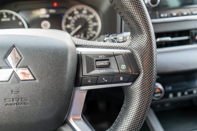 2023 Mitsubishi Outlander SE Gray at Subaru and VW of Moon Township