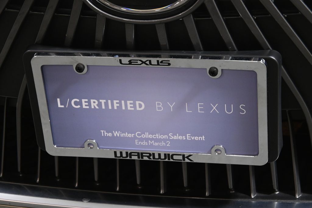 Thumbnail: 2021 Lexus ES - 14