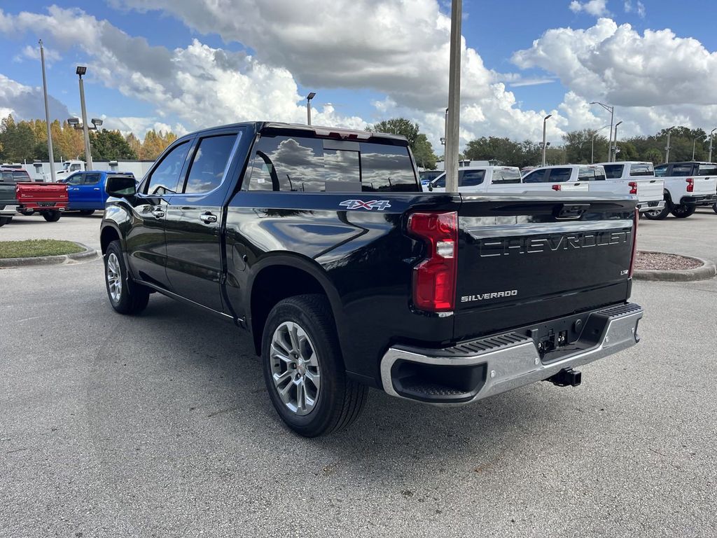 2025 Chevrolet Silverado 1500 LTZ 4