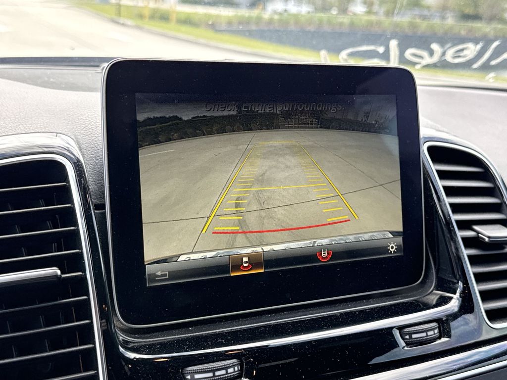 Thumbnail: 2017 Mercedes-Benz GLE - 24