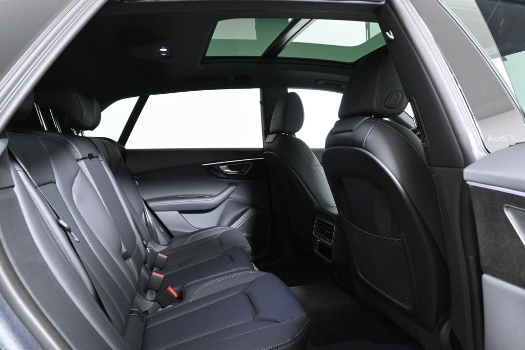 Thumbnail: 2026 Audi Q8 - 20