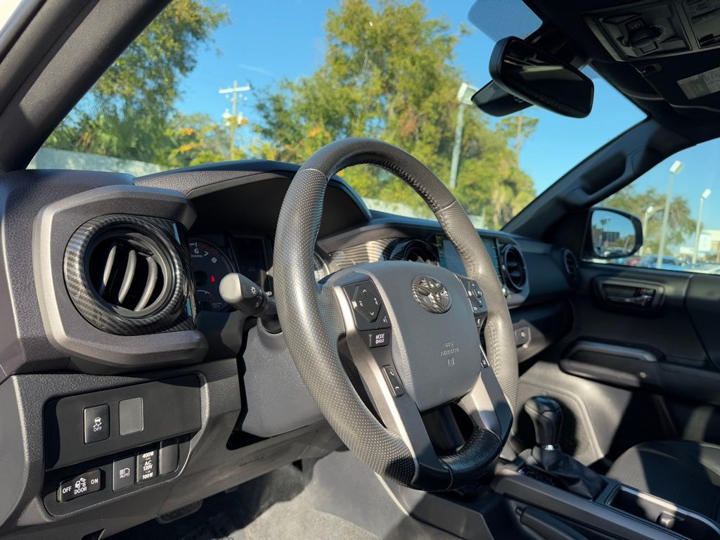 2020 Toyota Tacoma TRD Off-Road 32