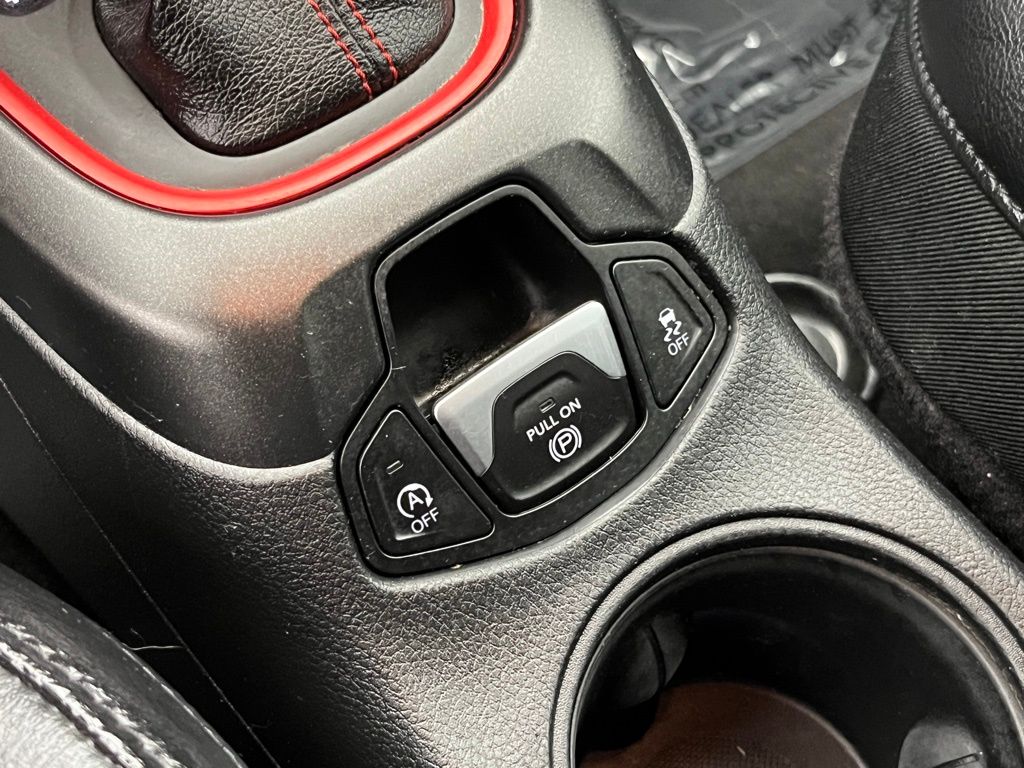 Thumbnail: 2018 Jeep Compass - 15