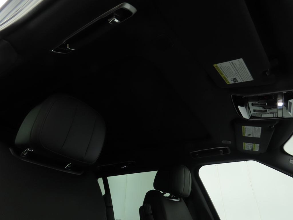 2025 Land Rover Range Rover SE 20