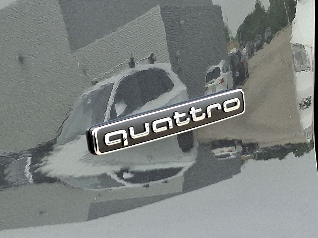 Thumbnail: 2025 Audi Q5 - 12