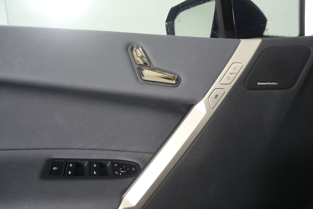 Thumbnail: 2024 BMW iX - 8