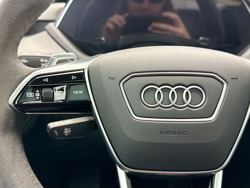 Thumbnail: 2024 Audi e-tron GT - 11